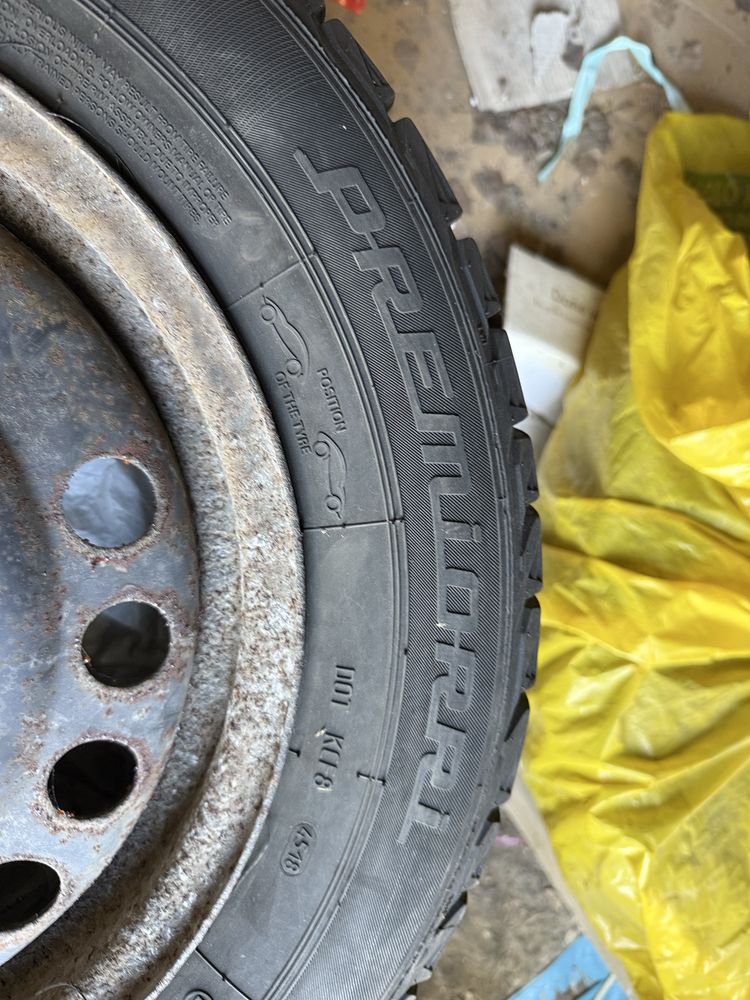 Opony z felgami zimowe 195/65r15 stan bdb