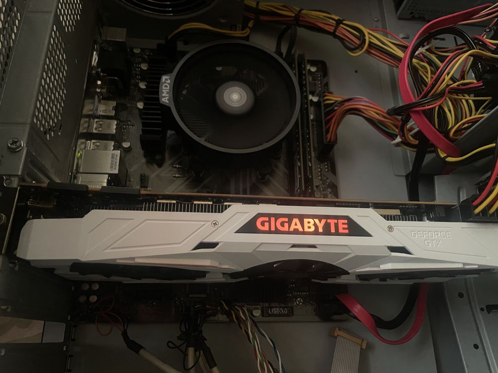 Продам ігровий пк 1080 ti 11gb/ryzen 7/ddr4 16gb/128 ssd