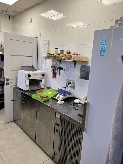 Продається діючий бізнес (ресторан)