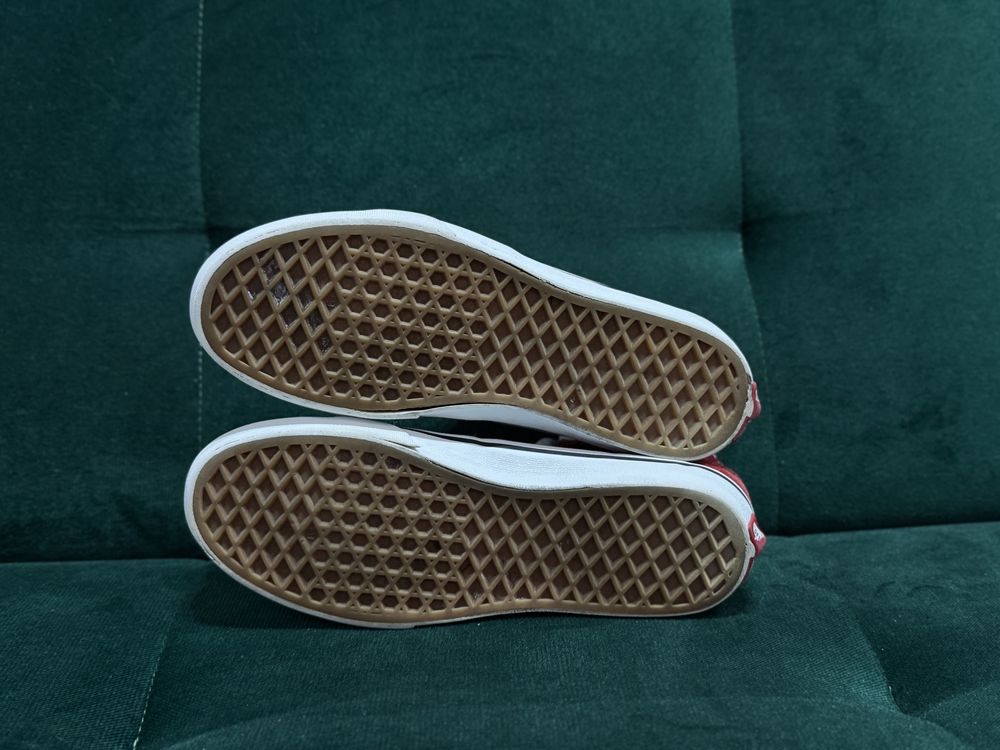buty damskie zamszowe firmy Vans