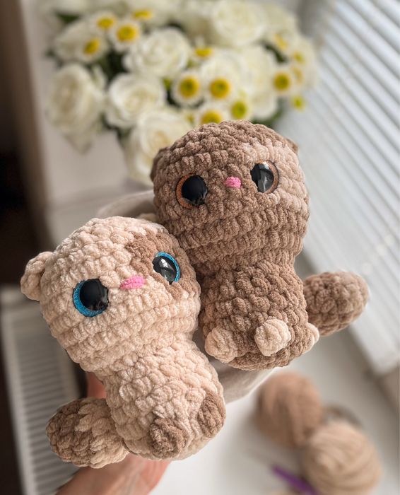 Котики вʼязані ручної роботи