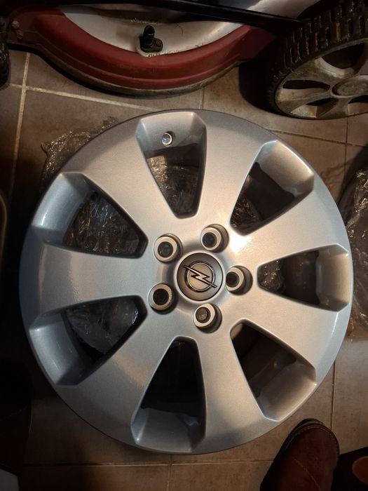 Felgi Aluminiowe Opel Insignia 5x120 17x7 Jak nowe