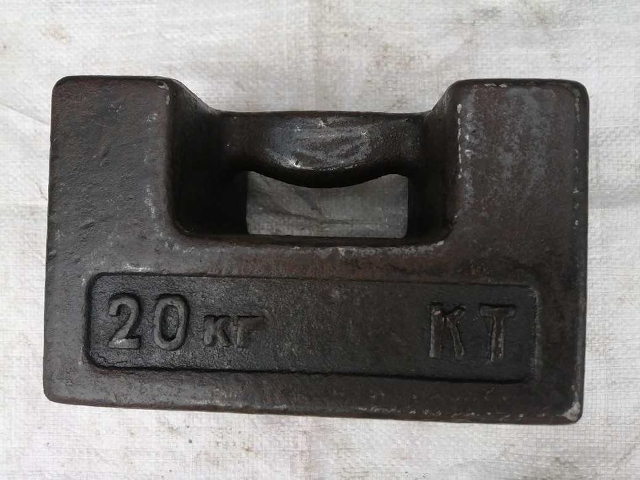 блины, гири, гантели, спортинвентарь.