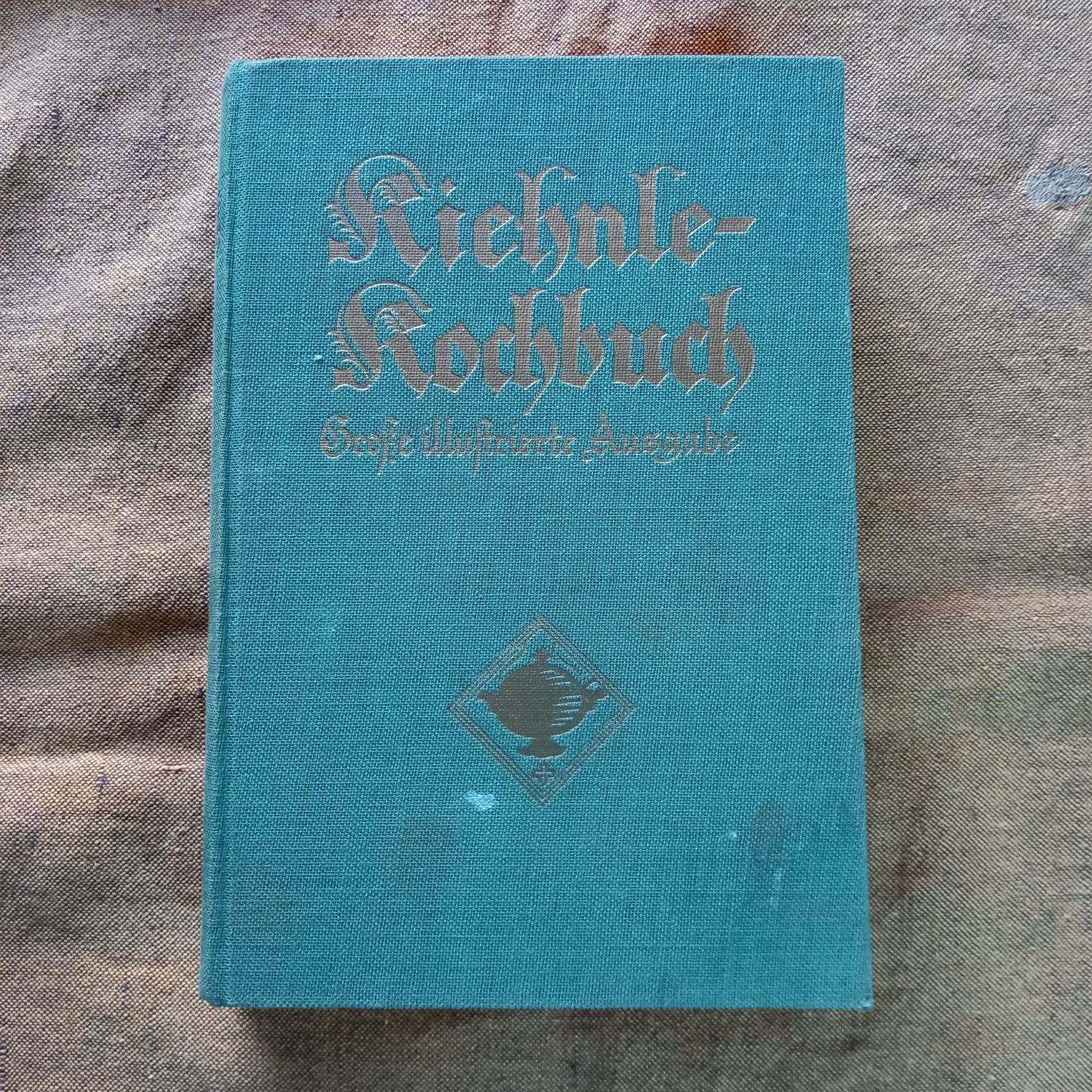 Książka kucharska ilustrowana w języku niemieckim  pisana gotykiem1912