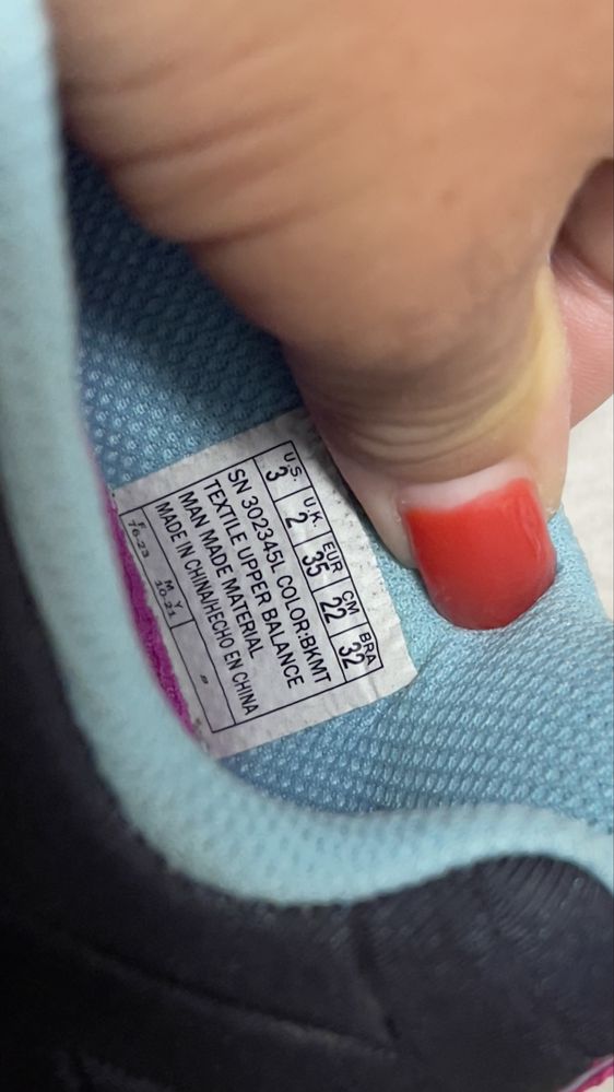Кросівки на дівчинку Skechers 35 розмір.оригінал