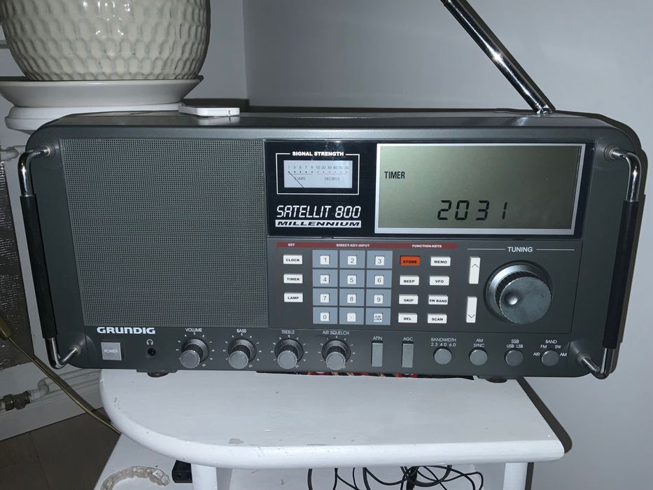 Odbiornik Grundig satellit 800