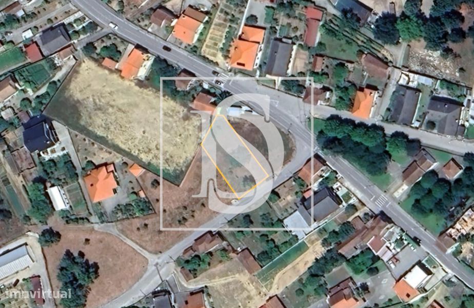 Terreno com  730m2 em Tonda