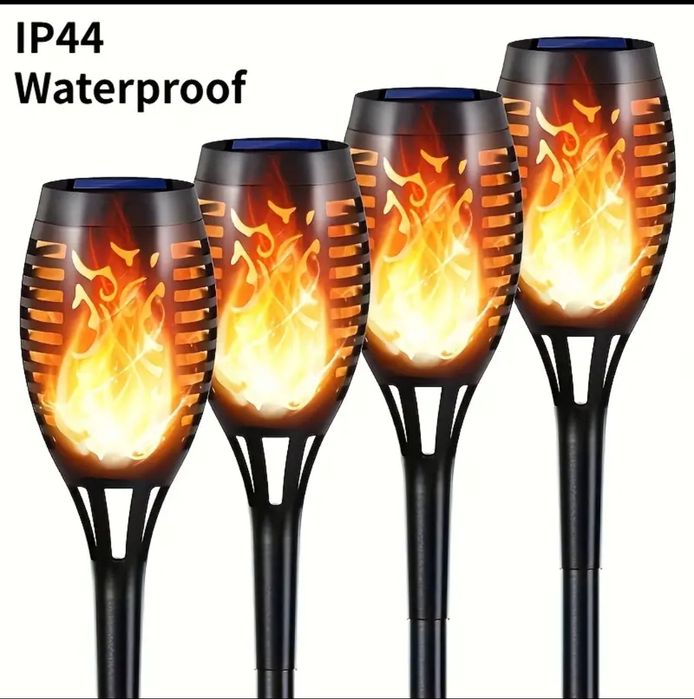 Niesamowity komplet 4 lampek solarnych LED imitujących pochodnie!
