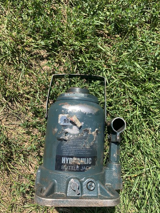 Продаю Домкрат 20 тонн