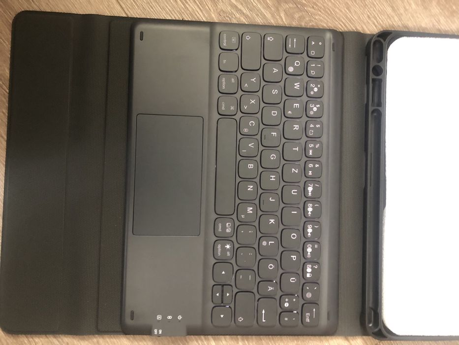Чохол клавіатура блютуз на Ipad
