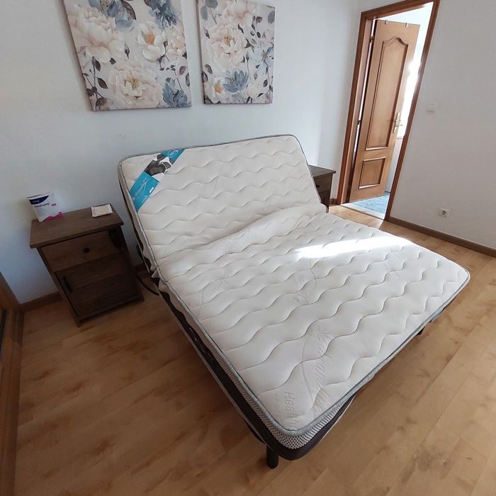 Cama articulada com colchão