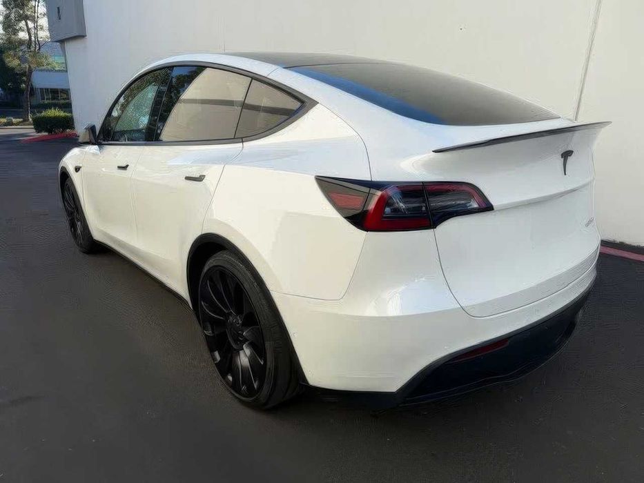 Tesla Model Y Performance      2022