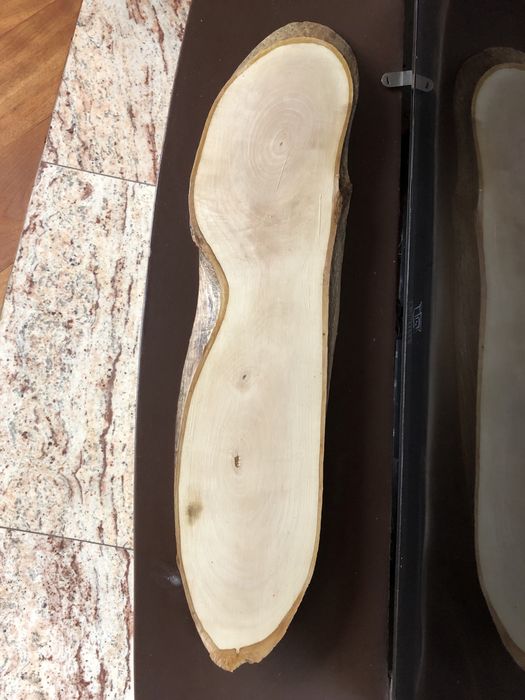 Deska dekoracyjna z drzewa orzecha włoskiego