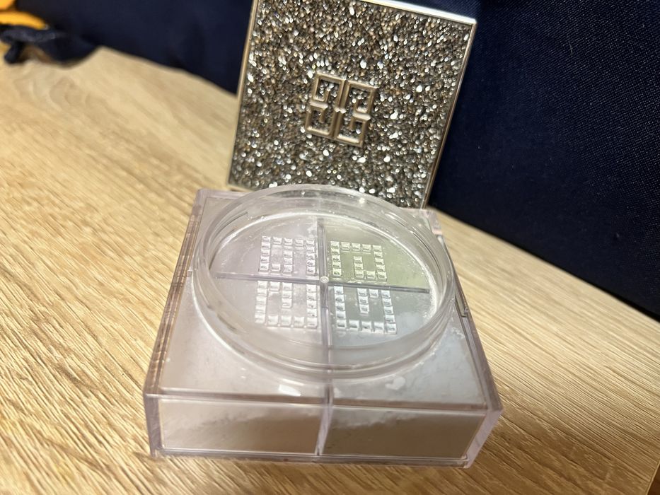 Лімітована пудра від GIVENCHY оригінал