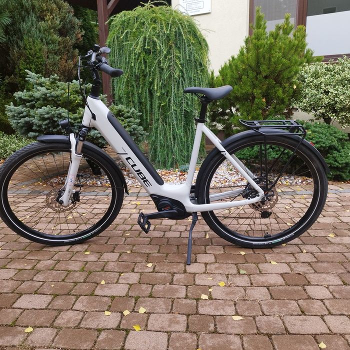 Rower elektryczny Cube
