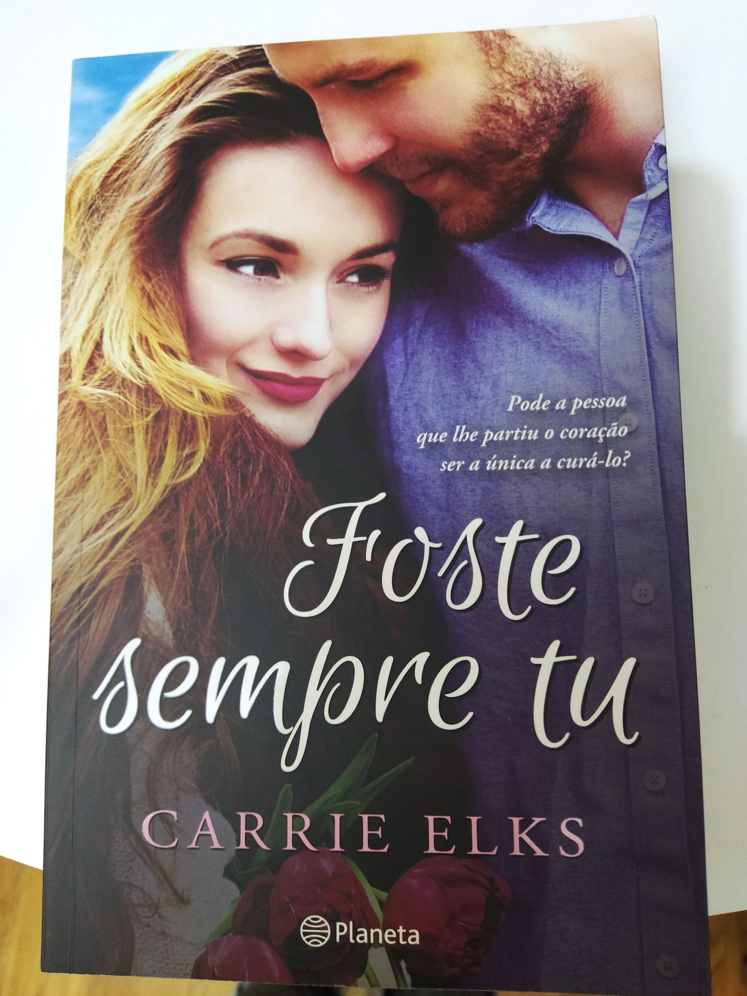 Livro da escritora Carrie Elks