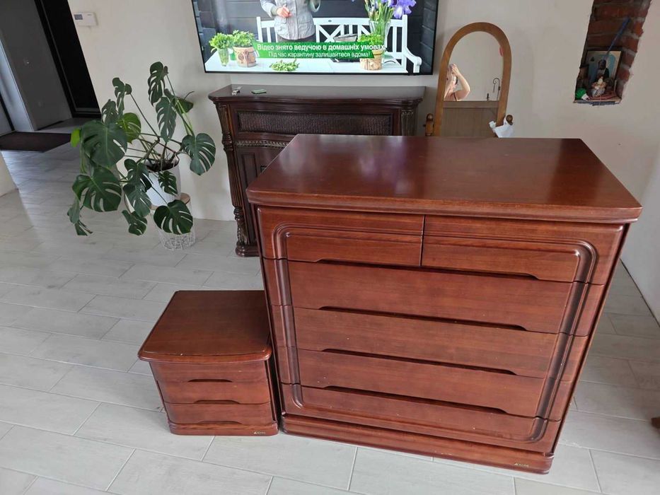 Камод, тумбочки 2 шт