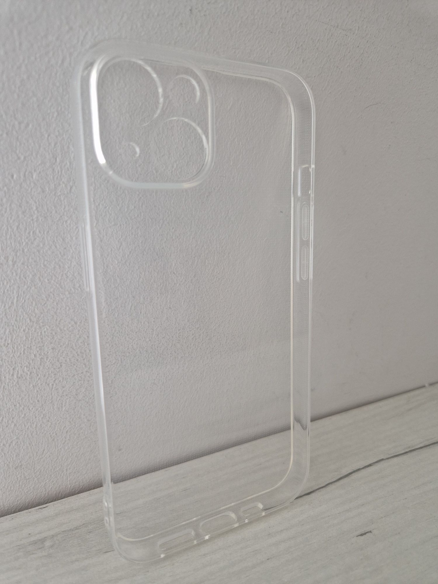 Etui Back Case 2 mm Perfect do IPHONE 14 PRZEZROCZYSTY
