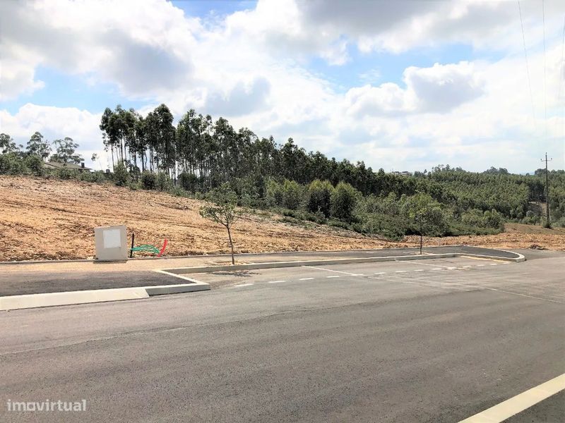 Lote terreno com viabilidade de construção em Sanfins