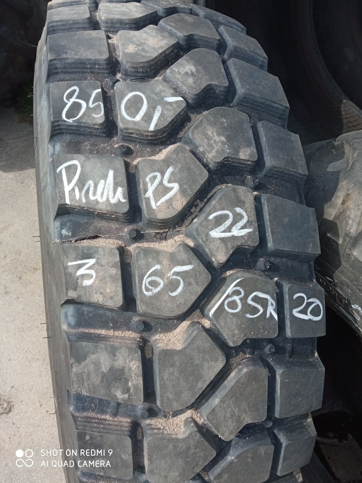 365/85R20 Pirelli PS22 Opona używana rolnicza przemysłowa