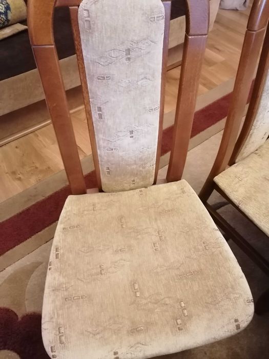 Komplet mebli stołowych