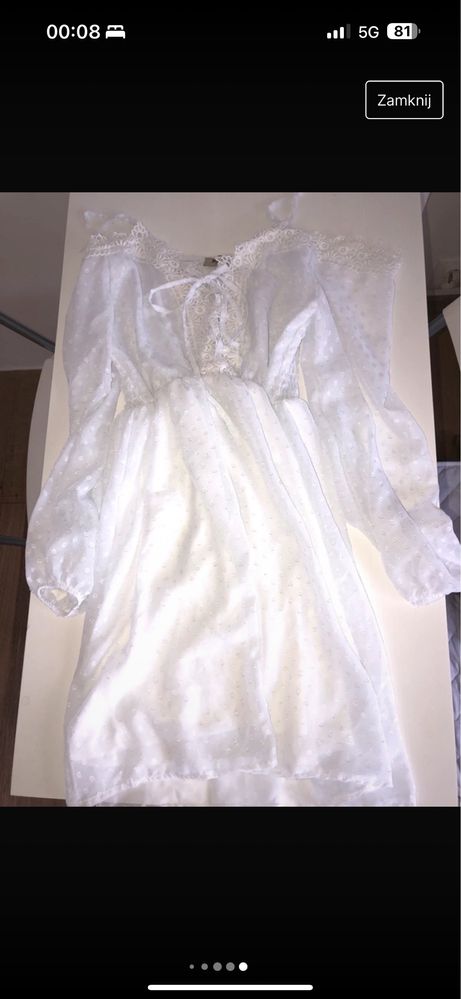Włoska biała sukienka z koronką