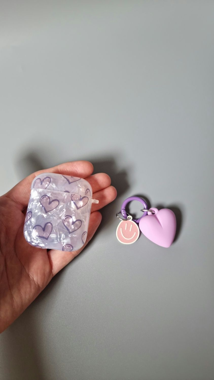 Etui Airpods 2 i 1 uroczy wzór muszli z motylem i brelokiem