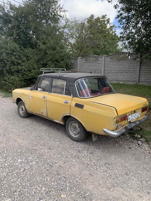 Москвич 2140 на полном ходу