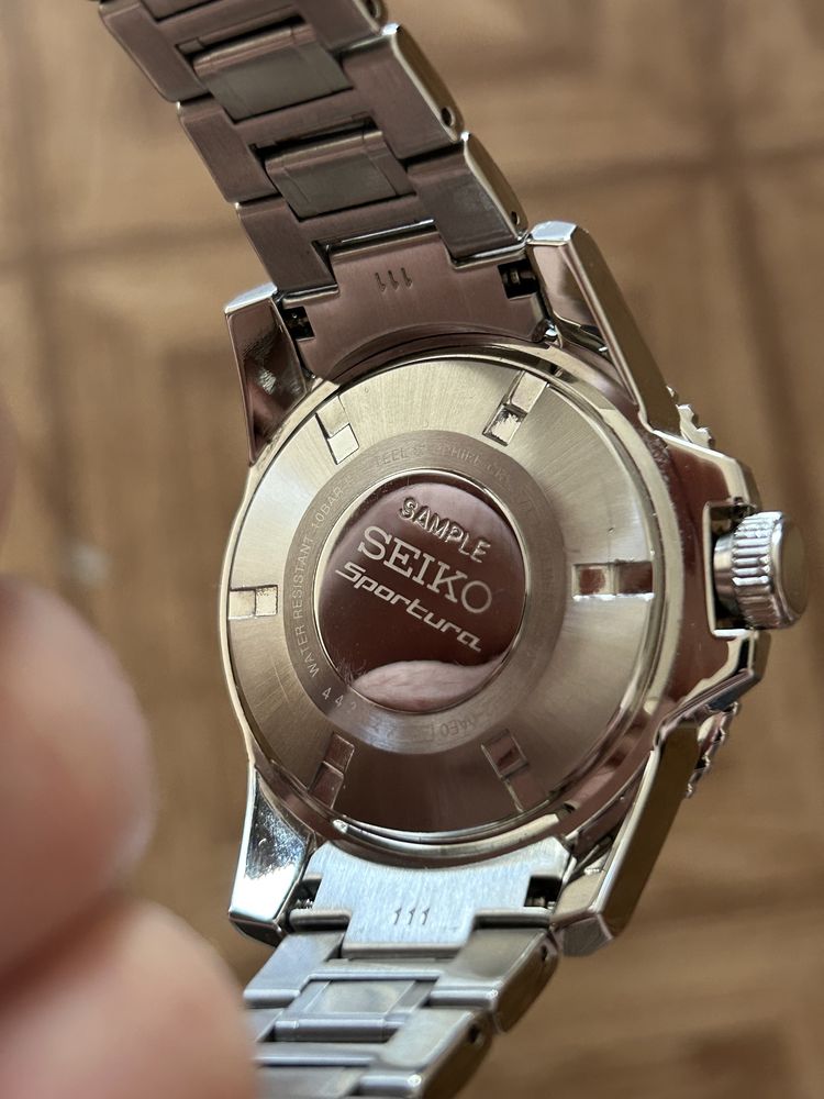 Часы Seiko SKG017P1