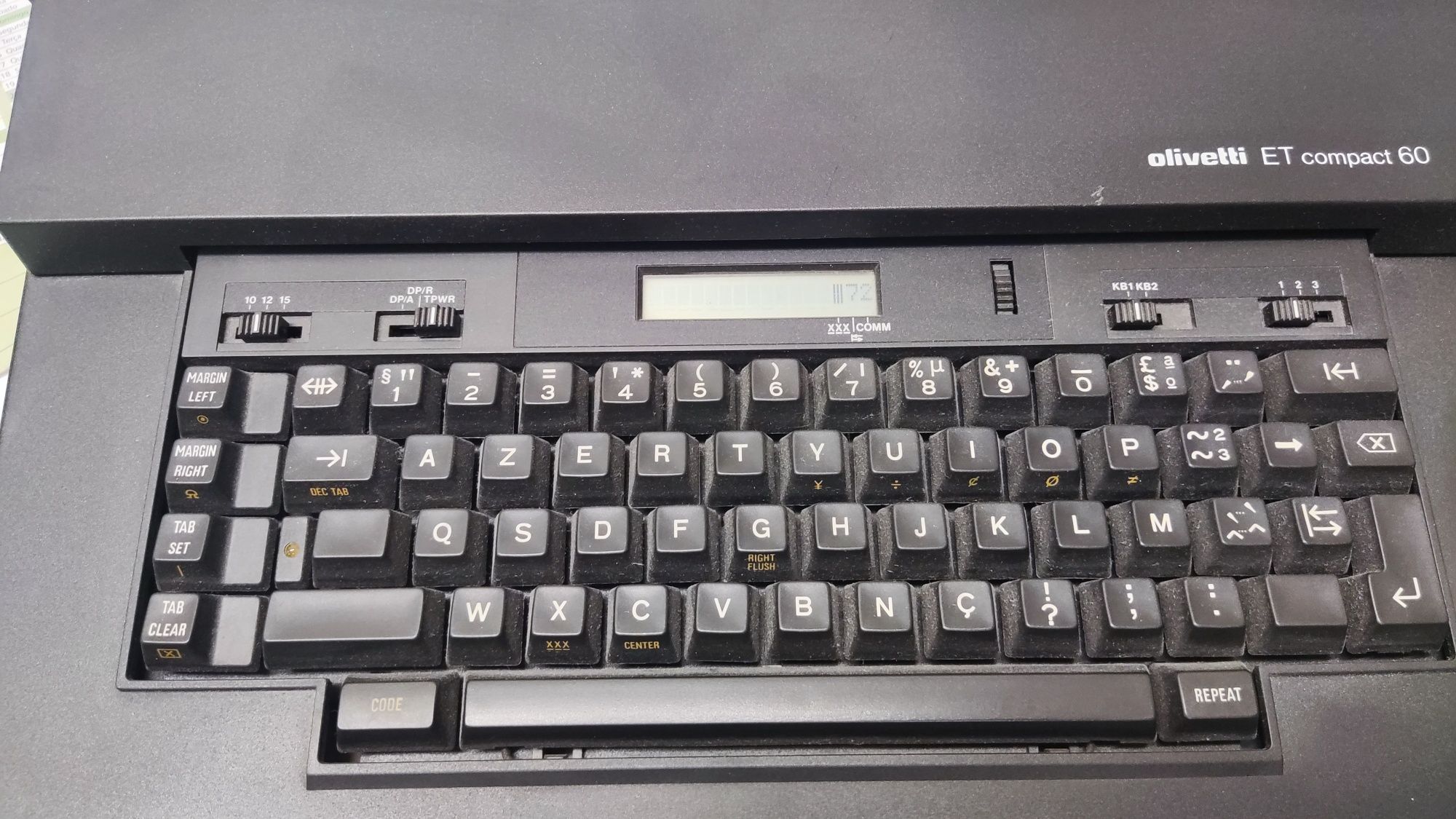 Máquina de escrever Olivetti ET compact 60