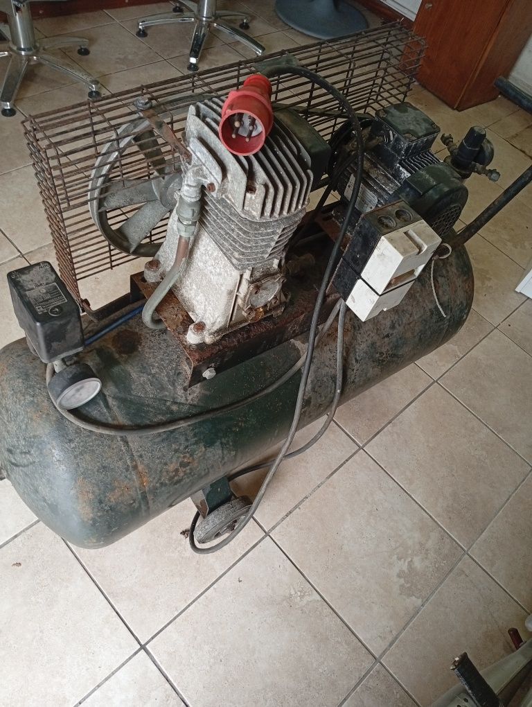 Compressor de ar trifásico