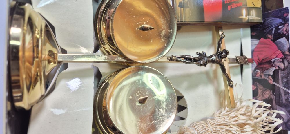 Stary mosiężny zestaw kolędowy krucyfiks świeczniki starocia PRL T26