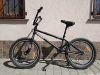 ПРОДАМ трюковой велосипед BMX