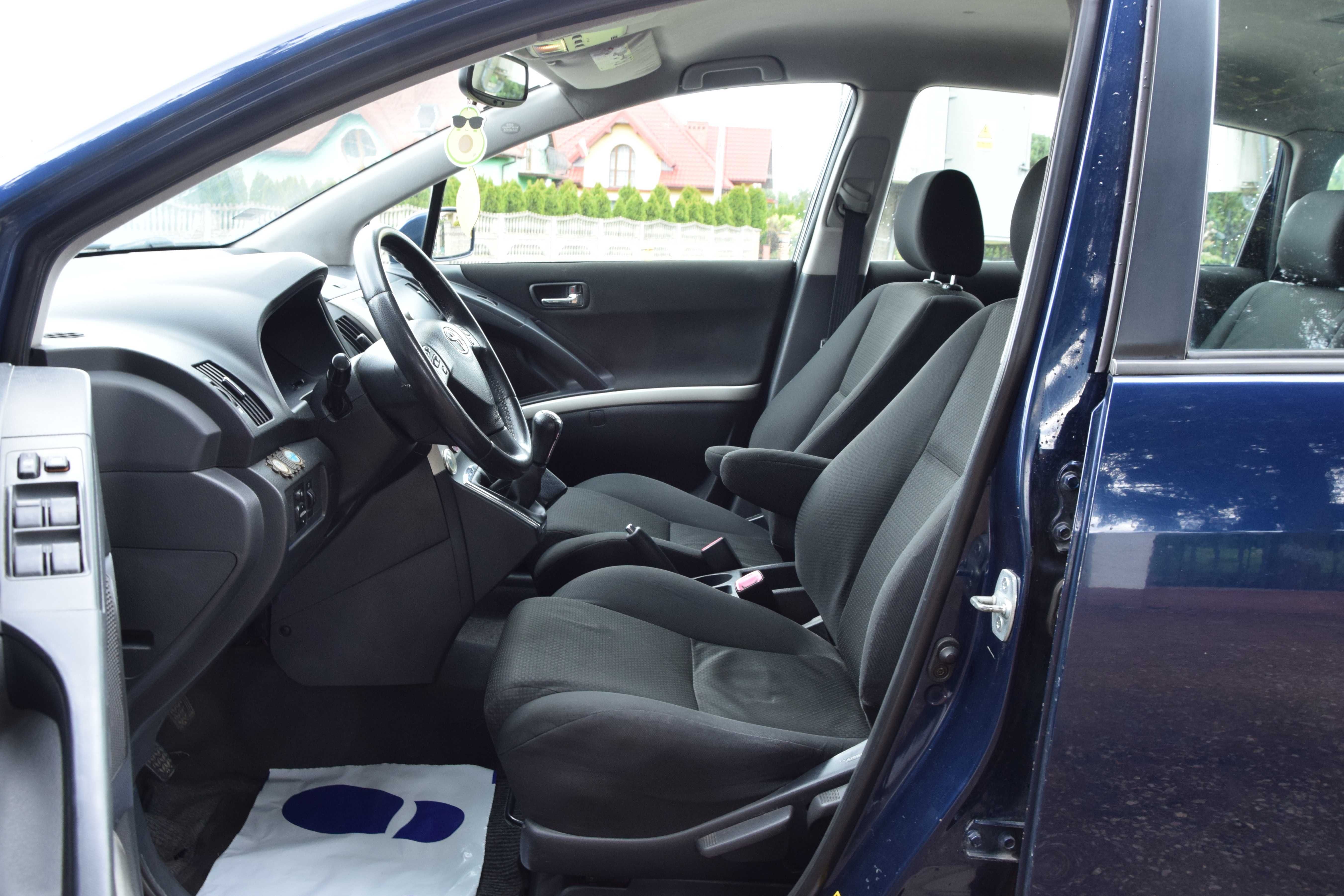 TOYOTA COROLLA VERSO 2.0 D4D 136KM Klimatyzacja 7-osób Hak 2005 ROK!