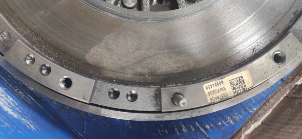 Маховик оригінал Opel Astra J/K 1.6 55574450 1011368 Valeo