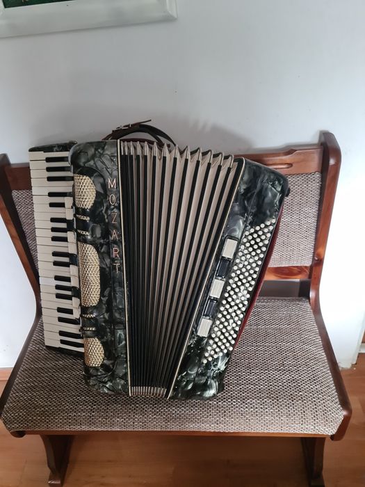 Akordeon Mozart 120 Basów 4Chóry