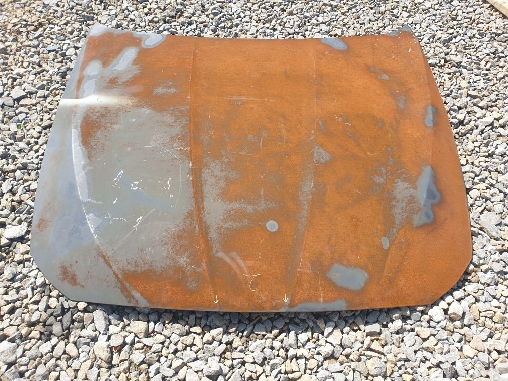 Maska pokrywa silnika BMW F10 F11 delikatnie uszkodzona do lakieru