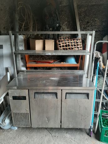 Stół  mroźniczy  kitchen line dwu drzwiowy z agregatorem  bocznym