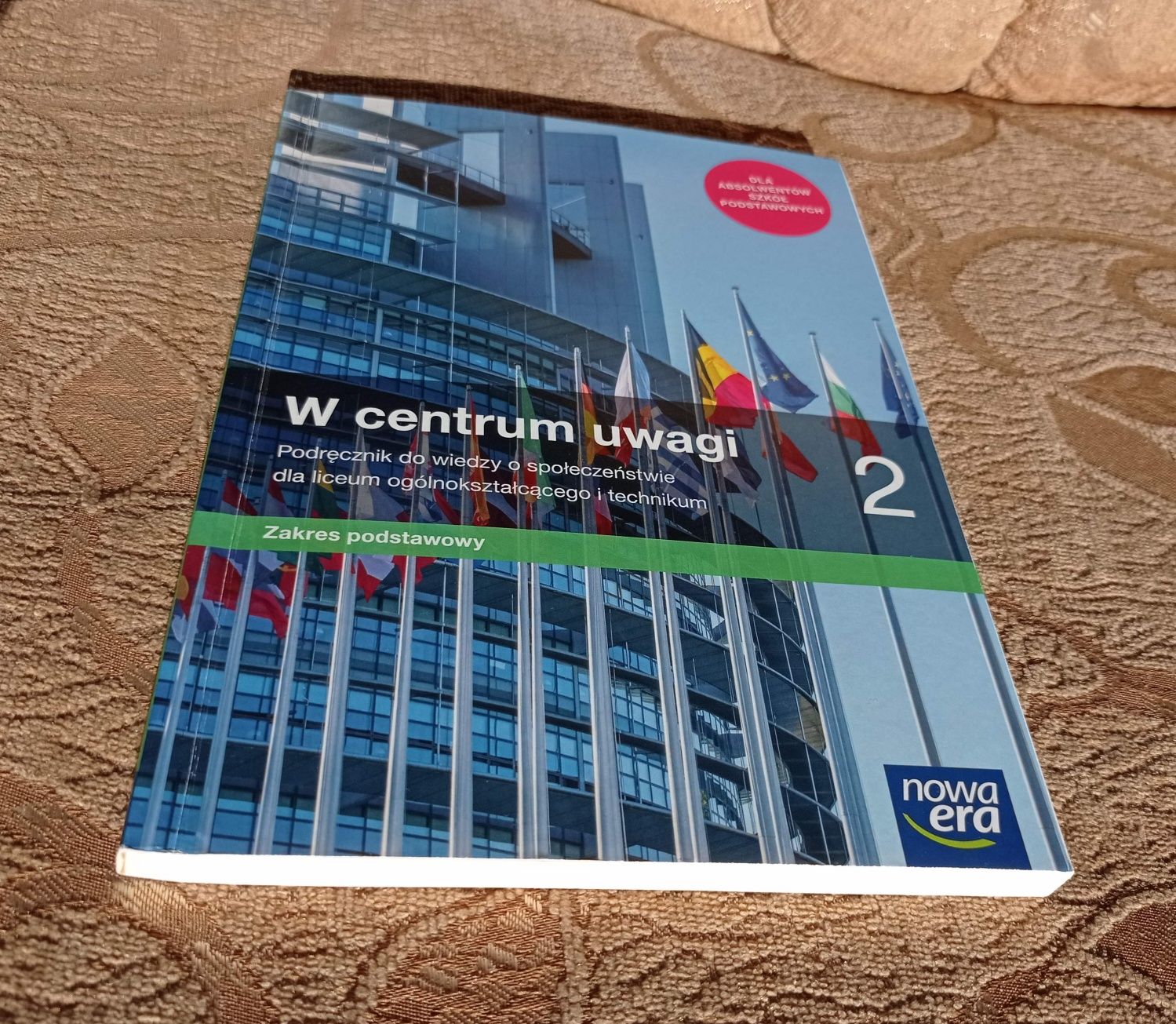 *JAK NOWY* W centrum uwagi 2 podręcznik do WOS dla liceum i technikum