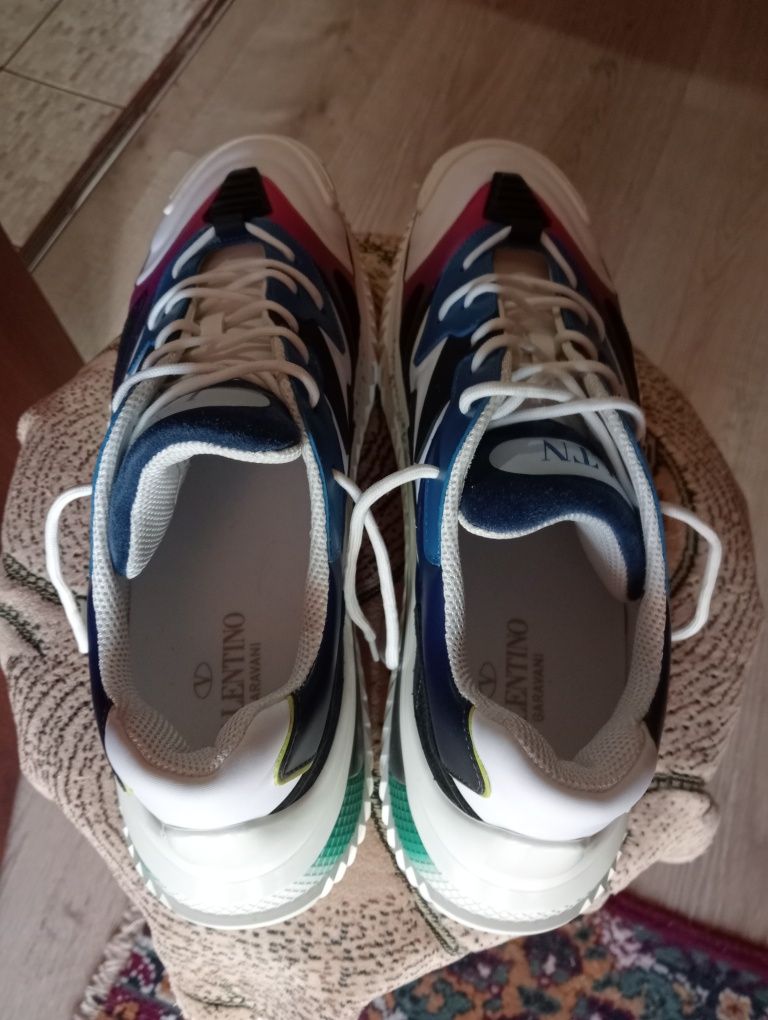 Кросовки Valentino