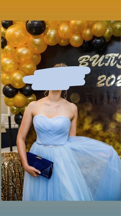 Жіноче випускне плаття