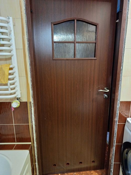 Drzwi łazienkowe prawe z ościeżnica