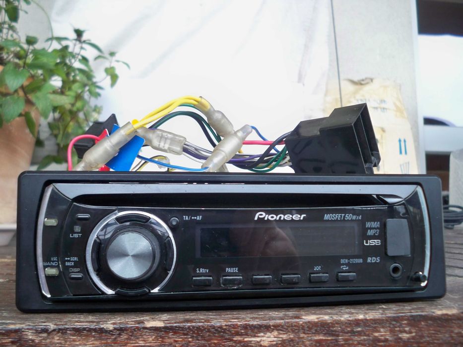 radio samochodowe Pioneer z napedem cd i usb, z aux, opcja bluetooth