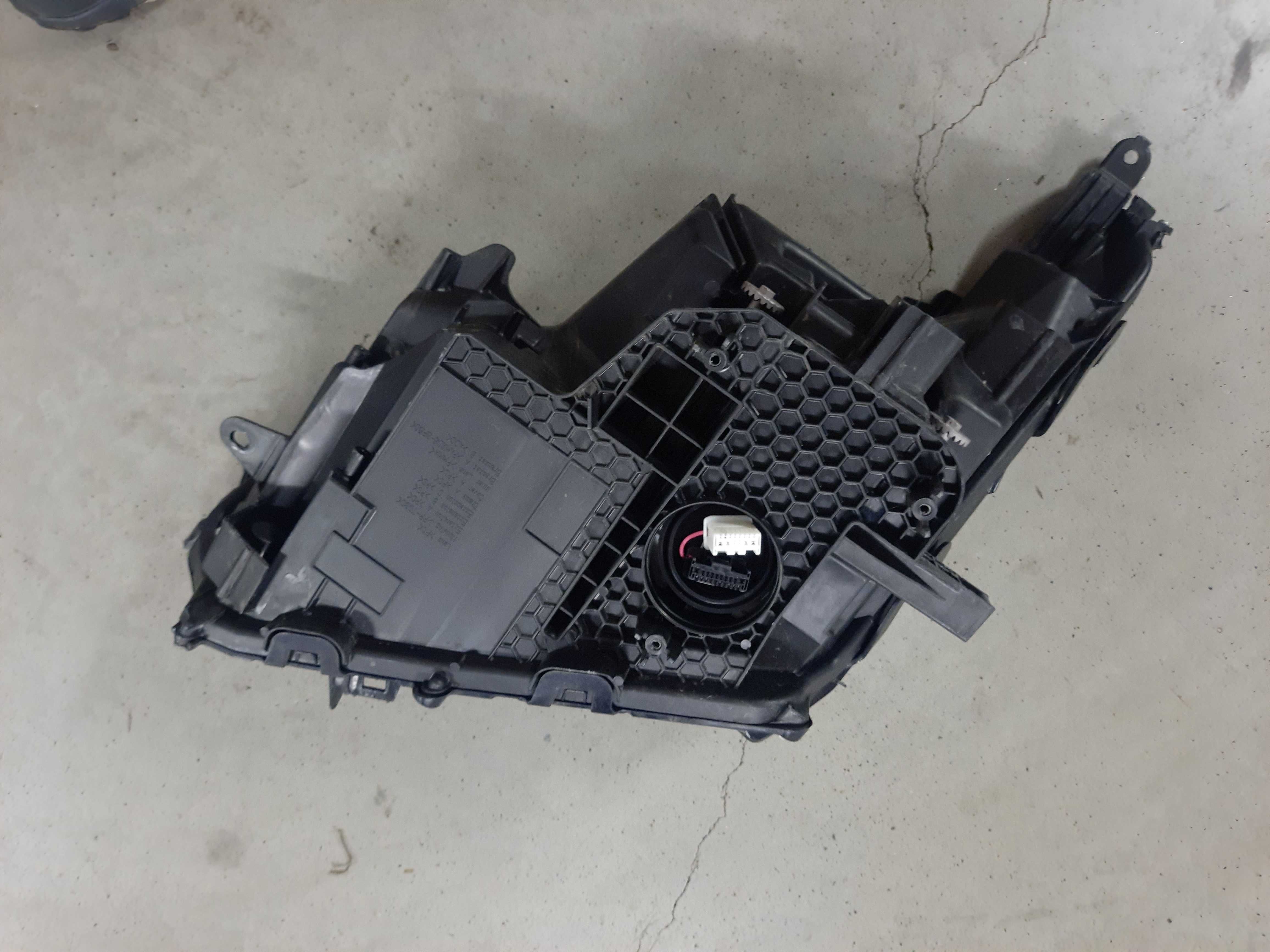 lexus nx lift lampa prawa full led