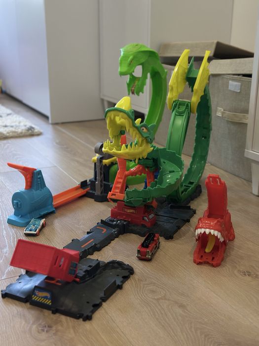 Іграшка трек hot Whels Набір Top Wing Відважні пташенята Трек Академія