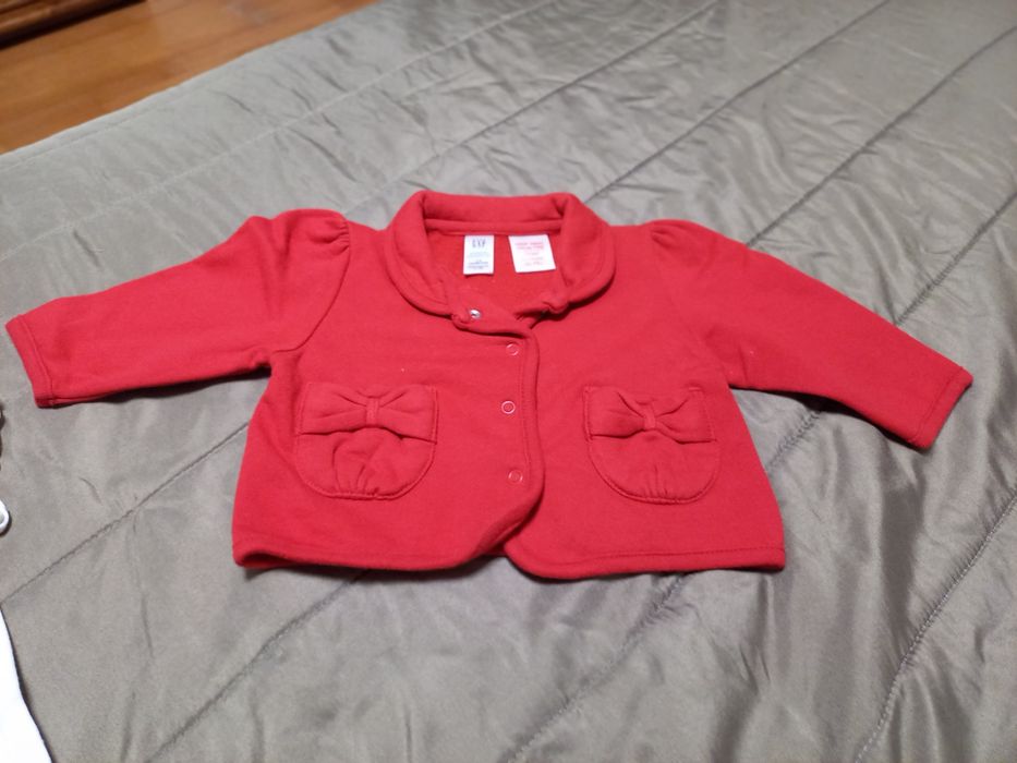 Body e casaco marca Baby Gap
