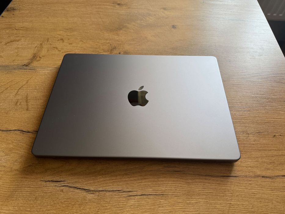 MacBook Pro 14" M2 Pro (12 rdzeni CPU, 19 rdzeni GPU), 16GB, 1TB
