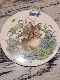 Ceramiczna podstawka z wizerunkiem królika