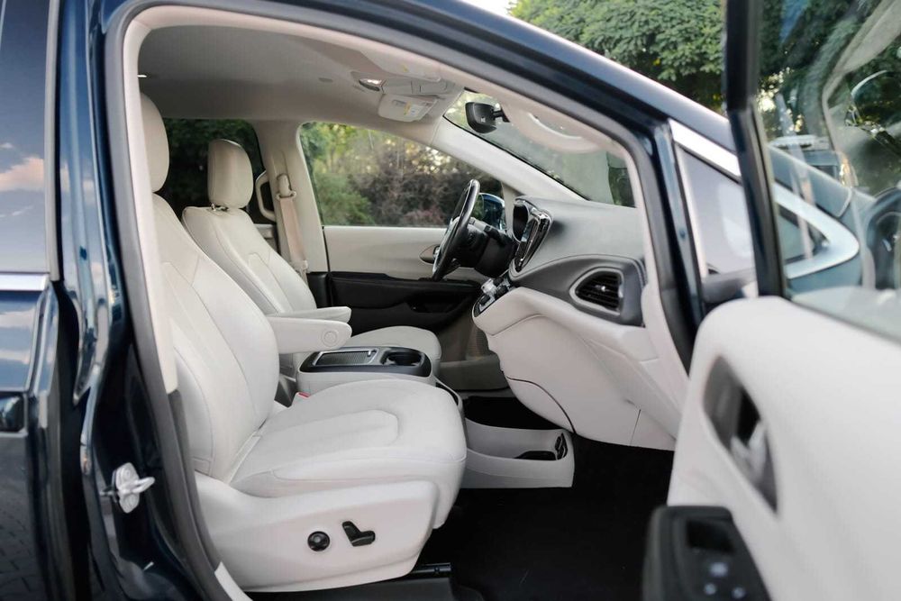 Chrysler Pacifica 3.6 V6 Hybrid Plug-in RADARkamery360°możliwośćVAT23%