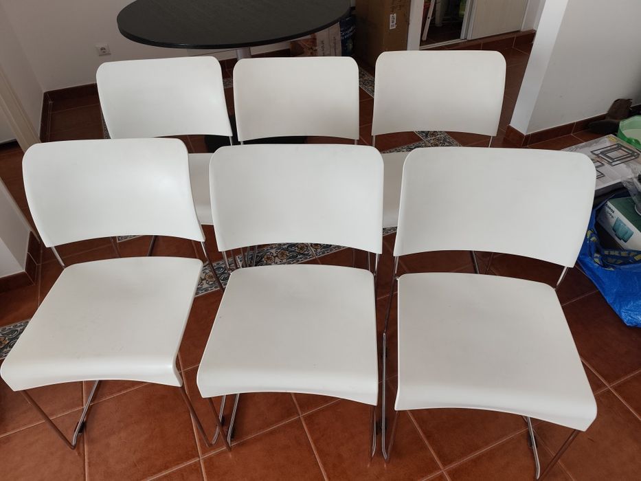 Cadeiras estrutura metal